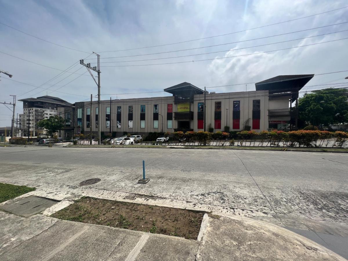 Jmr Serin West Studio Unit Tagaytay City Exterior foto